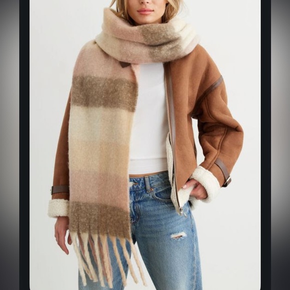 Dynamite Accessories - Dynamite Oversized Fringe Scarf